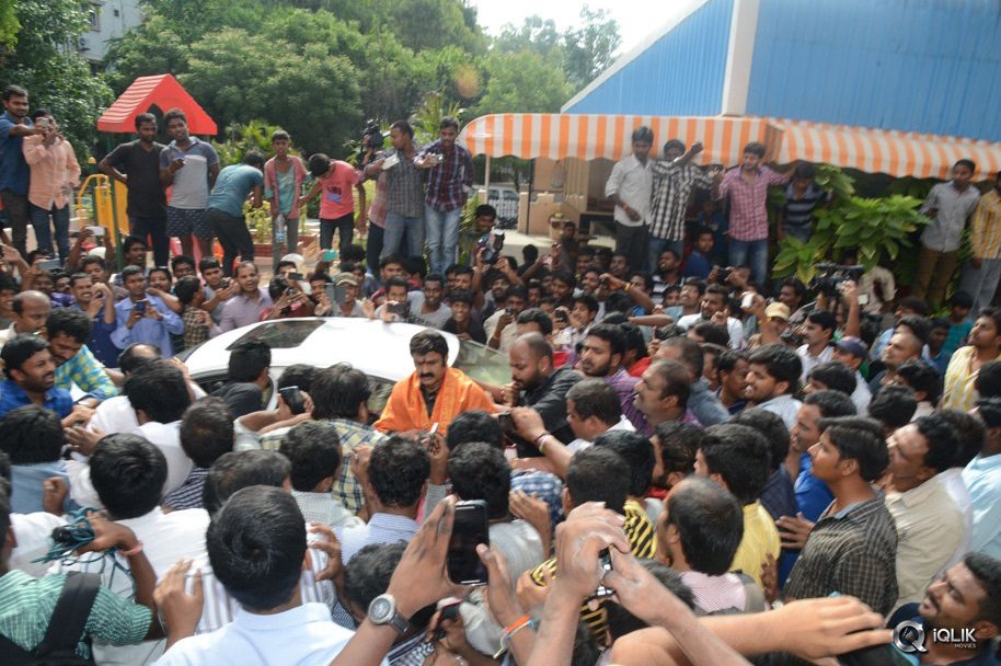 Balakrishna-at-Bramaramba-Theatre-To-Watch-Lion